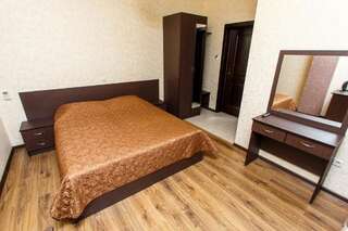 Гостиница Гостевой дом «Золотая подкова» Адлер Стандартный двухместный номер с 2 отдельными кроватями-7