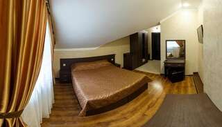 Гостиница Гостевой дом «Золотая подкова» Адлер Стандартный двухместный номер с 2 отдельными кроватями-14